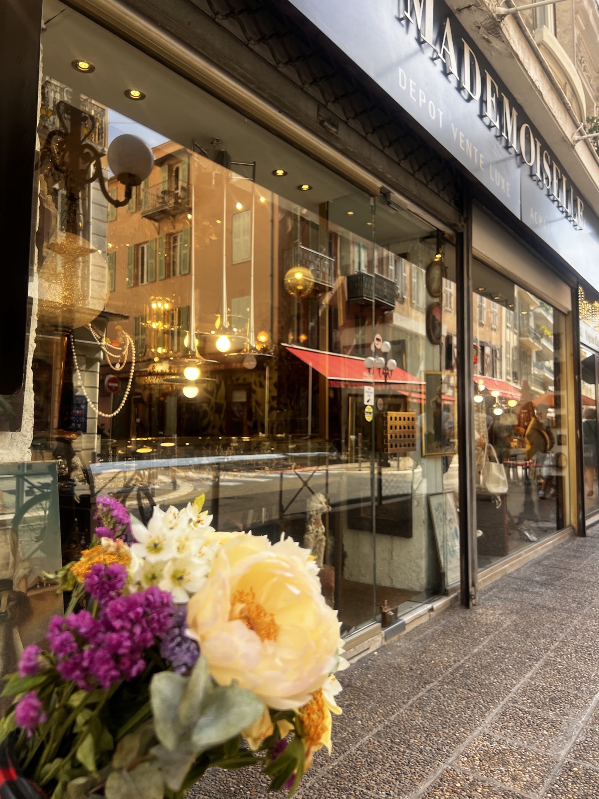 Devanture de la boutique MADEMOISELLE, 41 rue de France à Nice